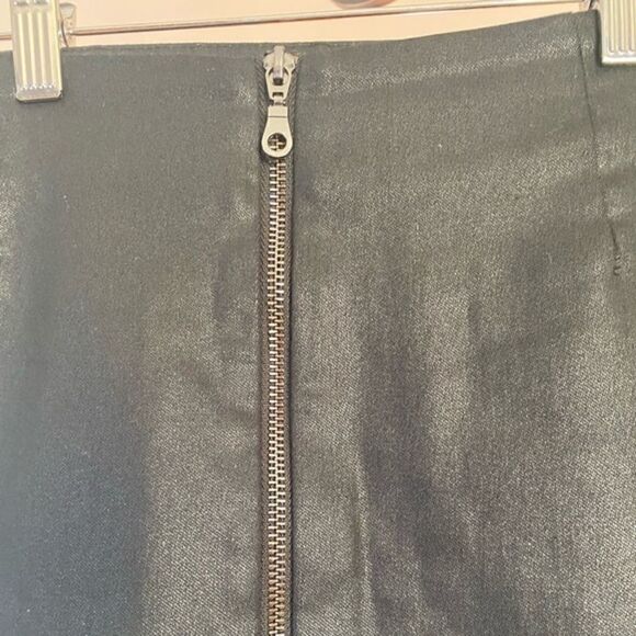 H&M Mini Skirt    - Picture 3 of 9